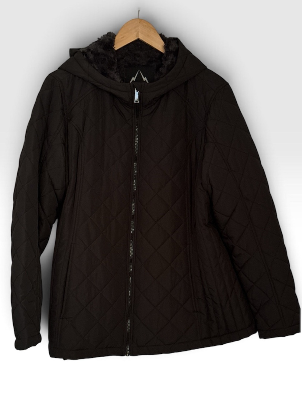 Women's Quilted Hooded Puffer Jacket with Faux-Fur Trim - Black